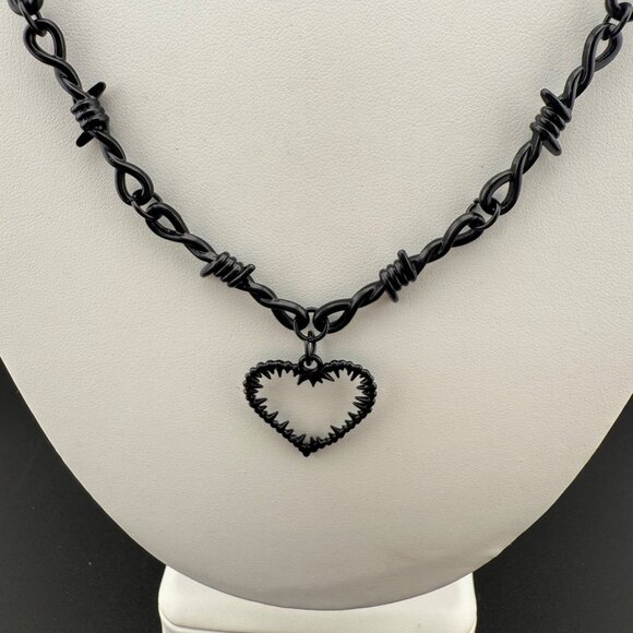 Barbed Wire Heart Pendant Black Chain Necklace Edgy Gothic Aesthetic Statement J - Picture 2 of 5